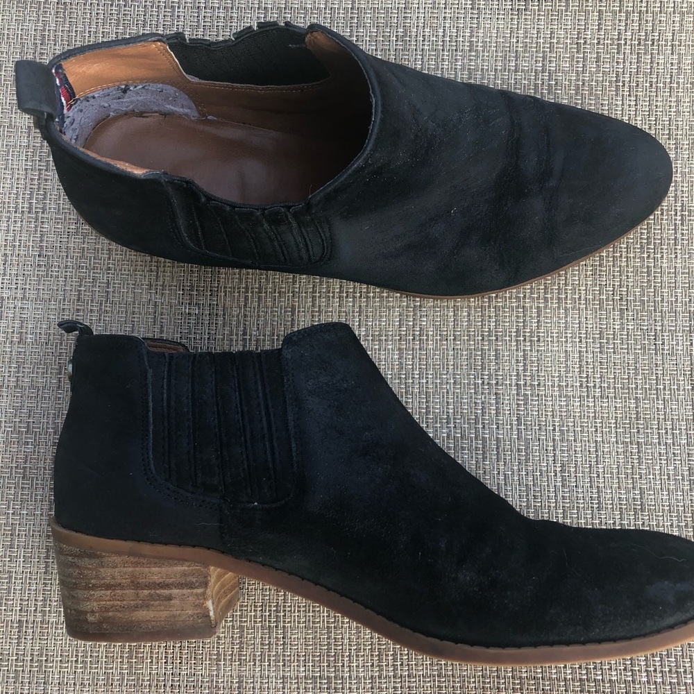 Black boots